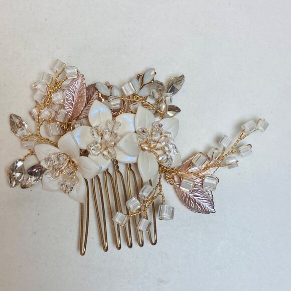 Accessories - Unbranded Gold Comb Acrylic Crystal White Flower Bridal Dance Prom as is